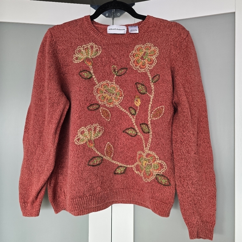 Vtg Womens Sweater Red Orange Embroidered Flower